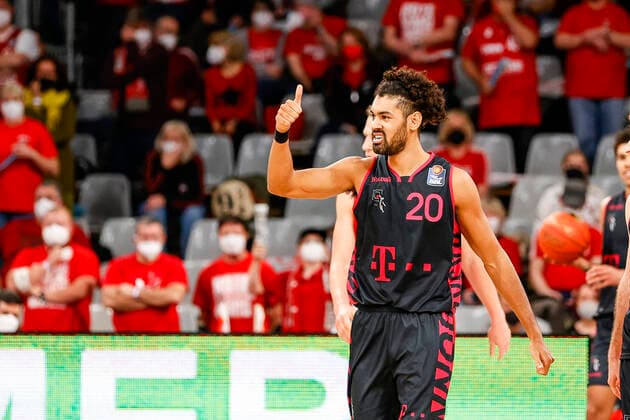 20 Jeremy Morgan (Telekom Baskets Bonn) Brose Bamberg - Telekom Baskets Bonn - easyCredit-BBL - Basketball Bundesliga Saison 2021 22 Spieltag 8, 19.11.2021 Bamberg, Brose Arena Copyright: DanielxLöb