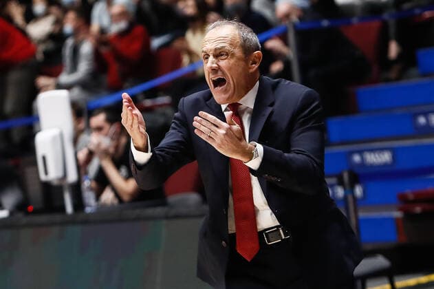 Sport Themen der Woche KW46 Sport Bilder des Tages Zenit St Petersburg V AX Armani Exchange Milan - Turkish Airlines EuroLeague AX Armani Exchange Milan head coach Ettore Messina reacts during the EuroLeague Basketball match between Zenit St. Petersburg and AX Armani Exchange Milan on November 19, 2021 at Sibur Arena in Saint Petersburg, Russia. Saint Petersburg Russia  Copyright: xMikexKireevx kireev-notitle211119_npIoQ