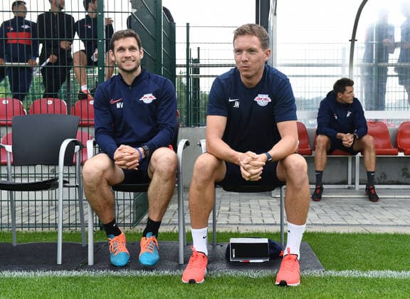 Leipzigs Assistenztrainer Moritz Volz und Leipzigs Cheftrainer Julian Nagelsmann. Fussball Testspiel: RB Leipzig - FC Zuerich. 12. Juli 2019: Leipzig, Red Bull Akademie. RB Leipzig - FC Zuerich