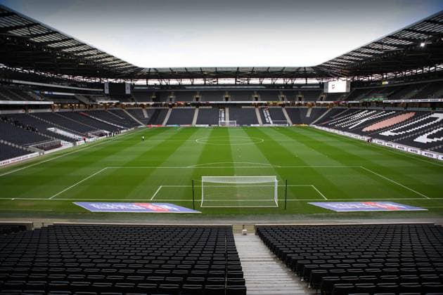 Milton Keynes Dons v Burton Albion EFL Sky Bet League 1 20 11 2021. General view down the ground before the EFL Sky Bet League 1 match between Milton Keynes Dons and Burton Albion at stadium:mk, Milton Keynes, England on 20 November 2021. Milton Keynes stadium:mk Buckinghamshire England Editorial use only DataCo restrictions apply See www.football-dataco.com , Copyright: xJohnxMallettx PSI-14085-0001