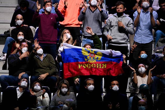 Italy Tennis ATP, Tennis Herren Finals 6700515 20.11.2021 Russia s fans watch the group stage singles semifinal tennis matchs of the ATP Finals at the Pala Alpitour venue in Turin, Italy. Alexey Filippov Sputnik Turin Italy  Copyright: xAlexeyxFilippovx