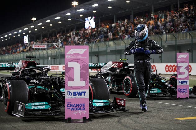 BOTTAS Valtteri (fin), Mercedes AMG F1 GP W12 E Performance, portrait during the Formula 1 Ooredoo Qatar Grand Prix 2021, 20th round of the 2021 FIA Formula One World Championship, WM, Weltmeisterschaft from November 19 to 21, 2021 on the Losail International Circuit, in Lusail, Qatar - F1 - QATAR GRAND PRIX 2021 DPPI Panoramic  FGO06291