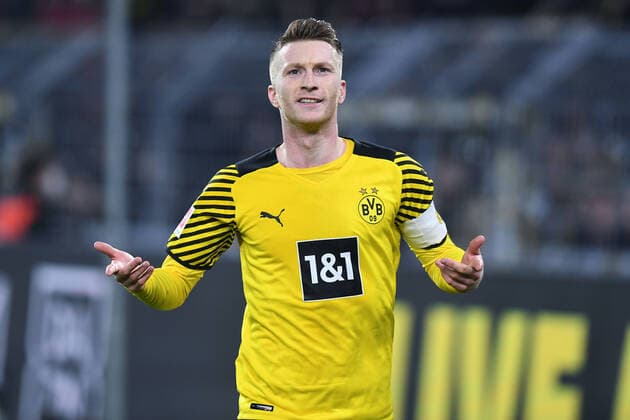Sport Themen der Woche KW46 Sport Bilder des Tages Fußball 1. Bundesliga 12. Spieltag Borussia Dortmund - VfB Stuttgart am 20.11.2021 im Signal Iduna Park in Dortmund Torjubel zum 2:1 durch Marco Reus ( Dortmund ) DFL regulations prohibit any use of photographs as image sequences and or quasi-video. *** Fußball 1 Bundesliga 12 Spieltag Borussia Dortmund VfB Stuttgart am 20 11 2021 im Signal Iduna Park in Dortmund Torjubel zum 2 1 durch Marco Reus Dortmund DFL regulations prohibit any use of photographs as image sequences and or quasi video xRx