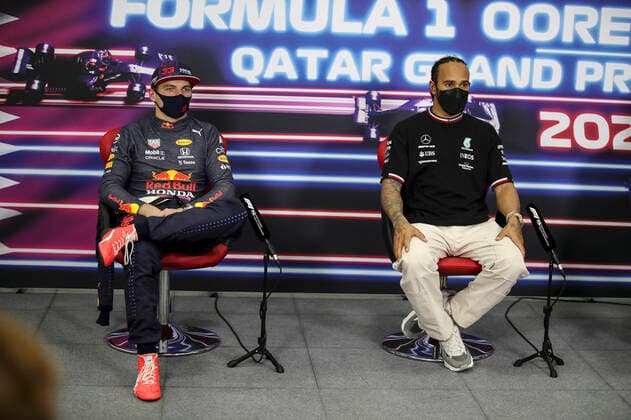 33 Max Verstappen (NED, Red Bull Racing), 44 Lewis Hamilton (GBR, Mercedes-AMG Petronas F1 Team), F1 Grand Prix of Qatar at Losail International Circuit on November 20, 2021 in Doha, Qatar. (Photo by HOCH ZWEI) Doha Qatar