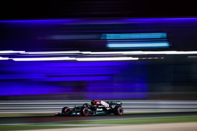 44 HAMILTON Lewis (gbr), Mercedes AMG F1 GP W12 E Performance, action during the Formula 1 Ooredoo Qatar Grand Prix 2021, 20th round of the 2021 FIA Formula One World Championship, WM, Weltmeisterschaft from November 19 to 21, 2021 on the Losail International Circuit, in Lusail, Qatar - F1 - QATAR GRAND PRIX 2021 DPPI Panoramic  20211120_GOODEN_FG0D7430