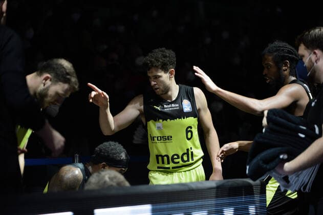 Kevin Wohlrath (6 medi Bayreuth) bei der Partie medi Bayreuth vs syntainics MBC Weißenfels. Basketball, Bundesliga, 20.11.2021, Saison 2021 2022, 8. Spieltag. Copyright: xErikxHillmer EIBNERx EP_EHR medi Bayreuth vs syntainics MBC Weißenfels. Basketball, Bundesliga, 20.11.2021, Saison 2021 2022, 8. Spieltag Bayreuth Copyright: xErikxHillmer EIBNERx EP_EHR