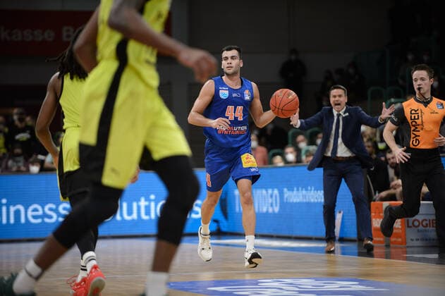 Nikola Rebic (44 MBC Weißenfels) bei der Partie medi Bayreuth vs syntainics MBC Weißenfels. Basketball, Bundesliga, 20.11.2021, Saison 2021 2022, 8. Spieltag. Copyright: xErikxHillmer EIBNERx EP_EHR medi Bayreuth vs syntainics MBC Weißenfels. Basketball, Bundesliga, 20.11.2021, Saison 2021 2022, 8. Spieltag Bayreuth Copyright: xErikxHillmer EIBNERx EP_EHR