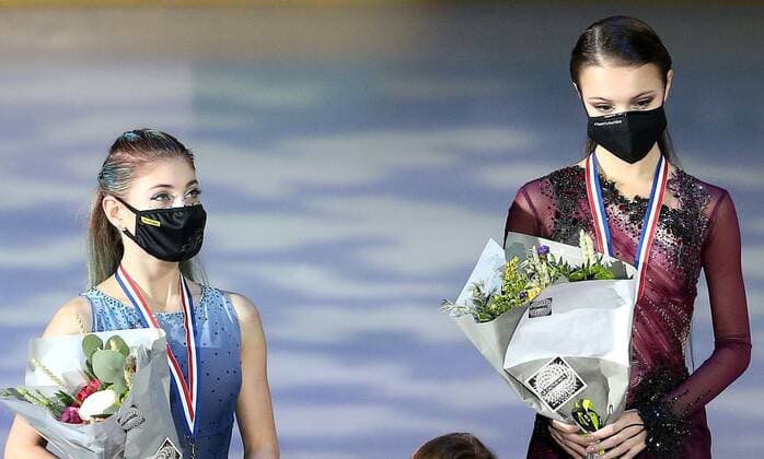France Figure skating, Eiskunstlauf Grand Prix Series Award Ceremony 6700879 20.11.2021 Silver medalist Russia s Alyona Kostornaya and gold medalist Russia s Anna Shcherbakova pose during an award ceremony for the women s free program during the Grand Prix of Figure Skating at the Patinoire Polesud, in Grenoble, France. Olga Besnard Sputnik Grenobl France  Copyright: xOlgaxBesnardx