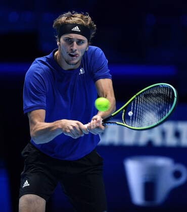 November 20, 2021, Torino, Italia: Alexander Zverev of Germany returns the ball during the match against Novak Djokovic of Serbia at the Nitto ATP, Tennis Herren Finals in Turin, Italy, 20 November 2021.ANSA ALESSANDRO DI MARCO Torino Italia - ZUMAa110 20211120_zaf_a110_096 Copyright: xAlessandroxDixMarcox