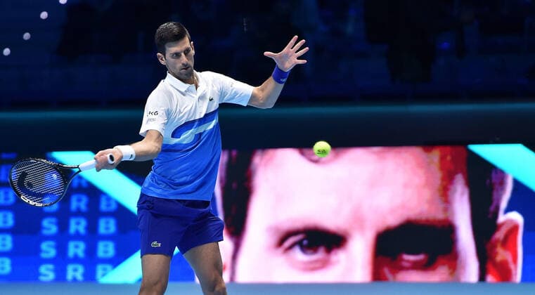 November 20, 2021, Torino, Italia: Novak Djokovic of Serbia returns the ball during the match against Alexander Zverev of Germany at the Nitto ATP, Tennis Herren Finals in Turin, Italy, 20 November 2021.ANSA ALESSANDRO DI MARCO Torino Italia - ZUMAa110 20211120_zaf_a110_097 Copyright: xAlessandroxDixMarcox