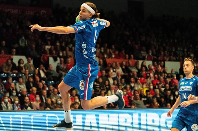Bjarki Mar Elisson (TBV Lemgo-Lippe 4) springt ab um Tor zu erzielen HSV Handball vs. TBV Lemgo-Lippe, Bundesliga, Spieltag 12, Saison 2021 2022, 20.11.2021 Marcel von Fehrn HSV Handball vs. TBV Lemgo-Lippe, Bundesliga, Spieltag 12, Saison 2021 2022, 20.11.2021 Hamburg Copyright: xEibnerxPressefoto MarcelxvonxFehrnx EP_MFN