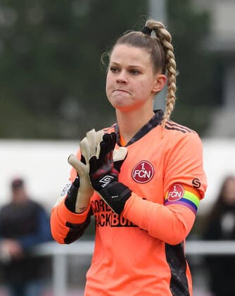 21.11.2021 - Fussball - Saison 2021 2022 - 2. Frauen-Fussball - Bundesliga - 10. Spieltag: 1. FC Nürnberg FCN ( Club ) - RB Leipzig - Sportfoto Zink DaMa - Lea Paulick (1, 1. FC Nürnberg FCN ) nachdenklich
