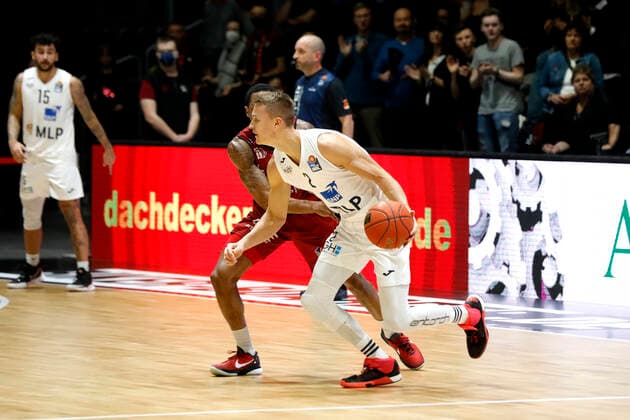 21.11.2021, easyCredit Basketball Bundesliga, BBL, Saison 2021 2022, Herren, Chemnitz Niners - MLP Academics Heidelberg Niklas Würzner, MLP Academics Heidelberg Chemnitz Messe Chemnitz Sachsen Germany