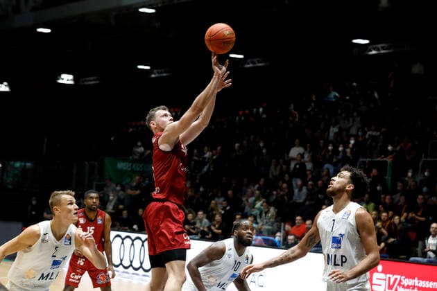 21.11.2021, easyCredit Basketball Bundesliga, BBL, Saison 2021 2022, Herren, Chemnitz Niners - MLP Academics Heidelberg Jan Niklas Wimberg, Niners Chemnitz Chemnitz Messe Chemnitz Sachsen Germany