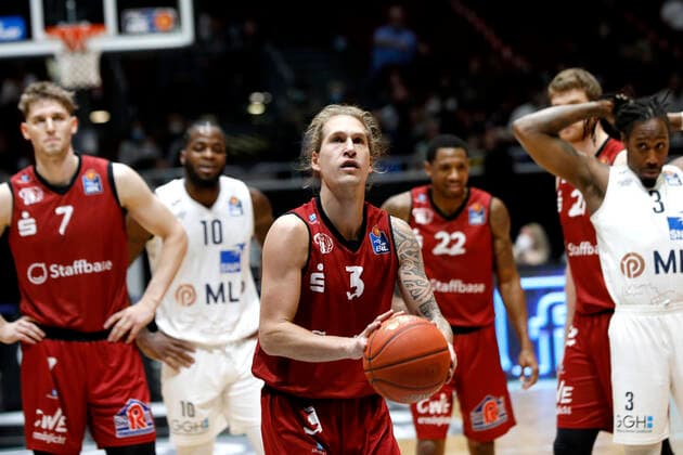 21.11.2021, easyCredit Basketball Bundesliga, BBL, Saison 2021 2022, Herren, Chemnitz Niners - MLP Academics Heidelberg Malte Ziegenhagen, Niners Chemnitz Chemnitz Messe Chemnitz Sachsen Germany