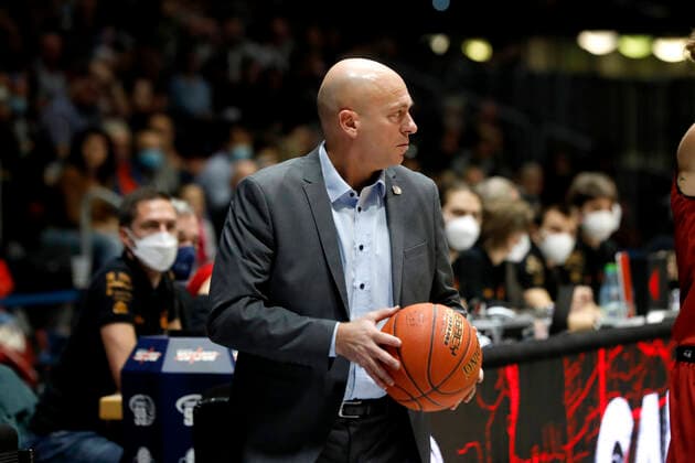 21.11.2021, easyCredit Basketball Bundesliga, BBL, Saison 2021 2022, Herren, Chemnitz Niners - MLP Academics Heidelberg Rodrigo Pastore (Headcoach), Niners Chemnitz Chemnitz Messe Chemnitz Sachsen Germany