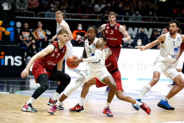 21.11.2021, easyCredit Basketball Bundesliga, BBL, Saison 2021 2022, Herren, Chemnitz Niners - MLP Academics Heidelberg Robert Lowery, MLP Academics Heidelberg Chemnitz Messe Chemnitz Sachsen Germany
