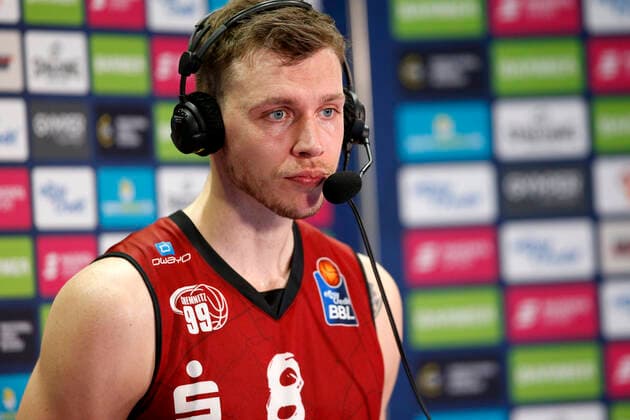 21.11.2021, easyCredit Basketball Bundesliga, BBL, Saison 2021 2022, Herren, Chemnitz Niners - MLP Academics Heidelberg Jan Niklas Wimberg, Niners Chemnitz beim Interview Chemnitz Messe Chemnitz Sachsen Germany