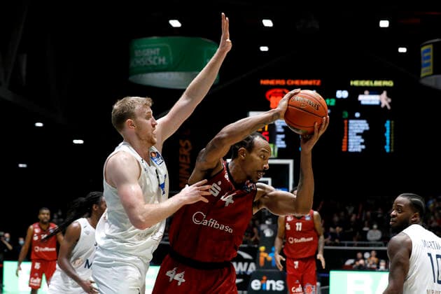 21.11.2021, easyCredit Basketball Bundesliga, BBL, Saison 2021 2022, Herren, Chemnitz Niners - MLP Academics Heidelberg Darion Atkins, Niners Chemnitz Chemnitz Messe Chemnitz Sachsen Germany