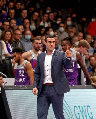 GSD zje123 easy Credit Basketball BBL Saison 2020 21 BG Göttingen - FC Bayern München Göttingens Trainer Roel Moors