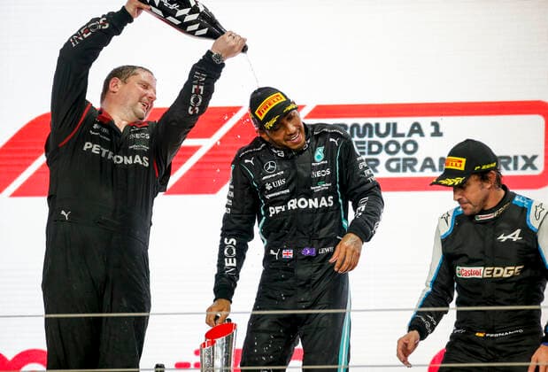 44 Lewis Hamilton (GBR, Mercedes-AMG Petronas F1 Team), 14 Fernando Alonso (ESP, Alpine F1 Team), F1 Grand Prix of Qatar at Losail International Circuit on November 21, 2021 in Doha, Qatar. (Photo by HOCH ZWEI) Doha Qatar