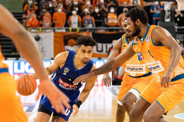 Maodo Lo (Alba Berlin, 0) GER, Ratiopharm Ulm vs. Alba Berlin, easycredit 1.Bundesliga Basketball, 08.Spieltag, Saison 2021 22, 21.11.2021 Ratiopharm Ulm vs. Alba Berlin, 1.Basketball Bundesliga Neu-Ulm Copyright: xEibner-Pressefoto RogerxBuerkex EP_EER
