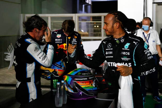 F1 Grand Prix of Qatar 14 Fernando Alonso (ESP, Alpine F1 Team), 44 Lewis Hamilton (GBR, Mercedes-AMG Petronas F1 Team), F1 Grand Prix of Qatar at Losail International Circuit on November 21, 2021 in Doha, Qatar. (Photo by Steven Tee LAT Motorsport Images FIA Pool via HOCH ZWEI) Doha Qatar Poolfoto HOCH ZWEI Pool Motorsport Images ,EDITORIAL USE ONLY