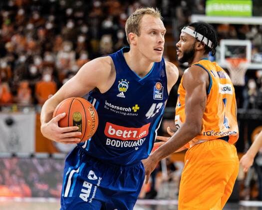 Luke Sikma (Alba Berlin, 43) GER, Ratiopharm Ulm vs. Alba Berlin, easycredit 1.Bundesliga Basketball, 08.Spieltag, Saison 2021 22, 21.11.2021 Ratiopharm Ulm vs. Alba Berlin, 1.Basketball Bundesliga Neu-Ulm Copyright: xEibner-Pressefoto RogerxBuerkex EP_EER