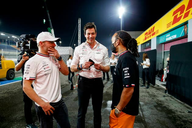 77 Valtteri Bottas (FIN, Mercedes-AMG Petronas F1 Team), Toto Wolff (AUT, Mercedes-AMG Petronas F1 Team), 44 Lewis Hamilton (GBR, Mercedes-AMG Petronas F1 Team), F1 Grand Prix of Qatar at Losail International Circuit on November 21, 2021 in Doha, Qatar. (Photo by HOCH ZWEI) Doha Qatar