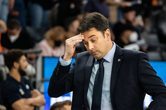 Israel Gonzalez (Alba Berlin, Chef Coach) GER, Ratiopharm Ulm vs. Alba Berlin, easycredit 1.Bundesliga Basketball, 08.Spieltag, Saison 2021 22, 21.11.2021 Ratiopharm Ulm vs. Alba Berlin, 1.Basketball Bundesliga Neu-Ulm Copyright: xEibner-Pressefoto RogerxBuerkex EP_EER