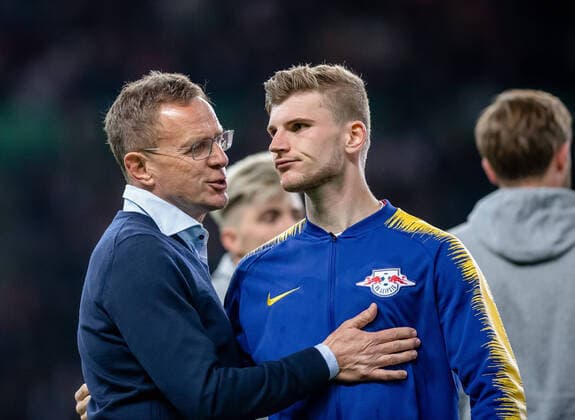 Leipzigs Trainer Sportdirektor Ralf Rangnick mit Timo Werner nachdenklich nach dem Spiel. DFB Pokalfinale 2019 RB Leipzig - FC Bayern Muenchen 0:3. 25. Mai 2019, Berlin (Olympiastadion). RB Leipzig - FC Bayern Muenchen 0:3
