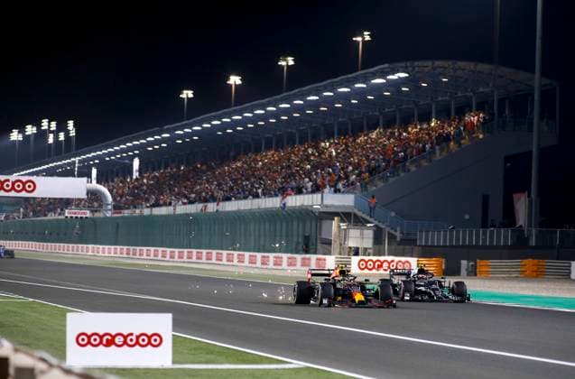 11 PEREZ Sergio (mex), Red Bull Racing Honda RB16B, action during the Formula 1 Ooredoo Qatar Grand Prix 2021, 20th round of the 2021 FIA Formula One World Championship, WM, Weltmeisterschaft from November 19 to 21, 2021 on the Losail International Circuit, in Lusail, Qatar - F1 - QATAR GRAND PRIX 2021 - RACE DPPI Panoramic  F12021GP20QAT_JK236100