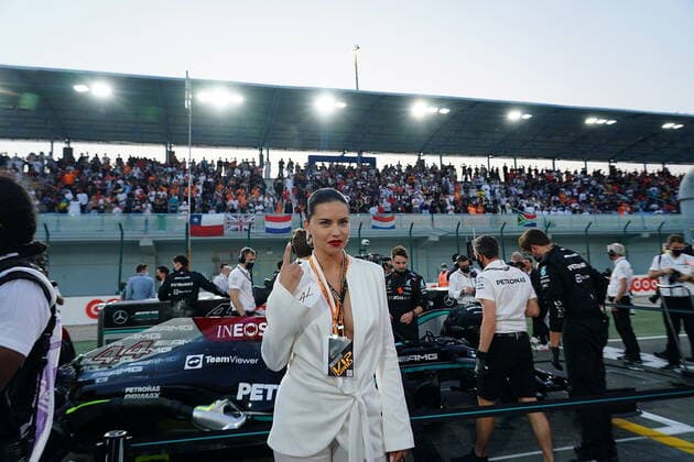 Formula 1 Ooredoo Qatar Grand Prix 2021 21.11.2021, Losail International Circuit, Doha, Formula 1 Ooredoo Qatar Grand Prix 2021 ,im Bild Model Adriana Lima