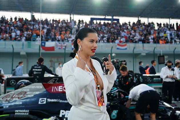 Formula 1 Ooredoo Qatar Grand Prix 2021 21.11.2021, Losail International Circuit, Doha, Formula 1 Ooredoo Qatar Grand Prix 2021 ,im Bild Model Adriana Lima