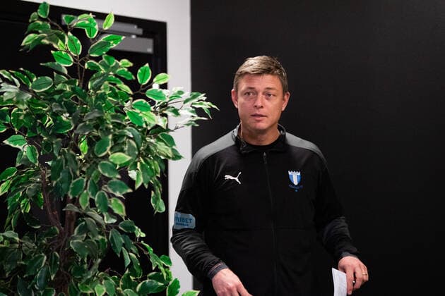 211122 Jon Dahl Tomasson, head coach during a press conference, PK, Pressekonferenz with Malmö FF on November 22, 2021 in Malmö. Photo: Petter Arvidson BILDBYRAN kod PA PA0338 fotboll football soccer fotball champions league träning presskonferens training practice press conference malmö ff bbeng Copyright: PETTERxARVIDSON BB211122PA007