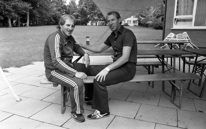 24.07.81 Fussball Bundesliga Ettmayer Senekowitsch Deutschland, Stuttgart, 24.07.1981, Fussball, Bundesliga: v.l. Buffy Ettmayer, Helmut Senekowitsch. *** 24 07 81 Football Bundesliga Ettmayer Senekowitsch Germany, Stuttgart, 24 07 1981, Football, Bundesliga v l Buffy Ettmayer, Helmut Senekowitsch