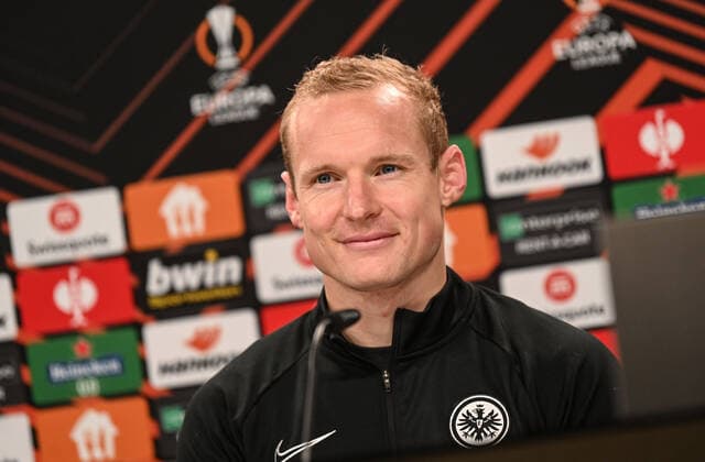 24.11.2021, xjhx, Fussball UEFA Europa League, Eintracht Frankfurt - Training und Pressekonferenz emspor, v.l. Sebastian Rode (Eintracht Frankfurt) (DFL DFB REGULATIONS PROHIBIT ANY USE OF PHOTOGRAPHS as IMAGE SEQUENCES and or QUASI-VIDEO) Frankfurt am Main