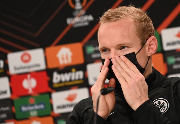 24.11.2021, xjhx, Fussball UEFA Europa League, Eintracht Frankfurt - Training und Pressekonferenz emspor, v.l. Sebastian Rode (Eintracht Frankfurt) (DFL DFB REGULATIONS PROHIBIT ANY USE OF PHOTOGRAPHS as IMAGE SEQUENCES and or QUASI-VIDEO) Frankfurt am Main