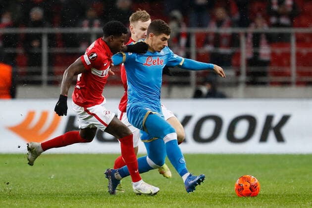 FC Spartak Moscow v SSC Napoli: Group C - UEFA Europa League Giovanni Di Lorenzo (C) of Napoli vies for the ball with Quincy Promes (L) and Nail Umyarov of Spartak Moscow during the UEFA Europa League Group C football match between FC Spartak Moscow and SSC Napoli on November 24, 2021 at Otkritie Arena in Moscow, Russia. Moscow Russia  Copyright: xMikexKireevx kireev-fcsparta211124_nphA3