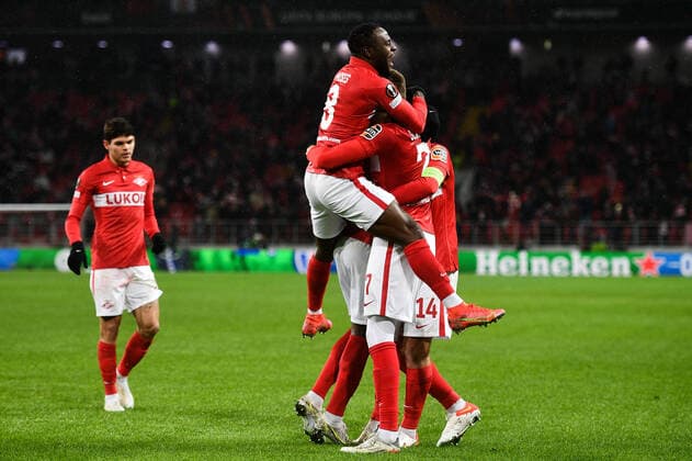 Russia Soccer Europa League Spartak - Napoli 6703527 24.11.2021 Spartak s players celebrate a goal during the Europa League soccer match between Spartak Moscow and Napoli Naples, in Moscow, Russia. Vladimir Astapkovich Sputnik Moscow Russia  Copyright: xVladimirxAstapkovichx