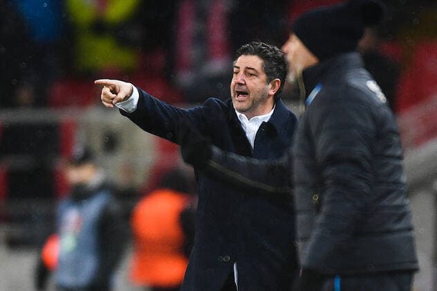 Russia Soccer Europa League Spartak - Napoli 6703542 24.11.2021 Spartak?s head coach Rui Vitoria reacts during the Europa League soccer match between Spartak Moscow and Napoli Naples, in Moscow, Russia. Vladimir Astapkovich Sputnik Moscow Russia  Copyright: xVladimirxAstapkovichx