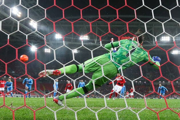 MOSCOW, RUSSIA - NOVEMBER 24, 2021: Napoli s goalkeeper Alex Meret in action in the 2021 22 UEFA Europa League Group C Round 5 match between Spartak Moscow and SSC Napoli at Otkrytie Bank Arena. Sergei Fadeichev TASS  TS11933C