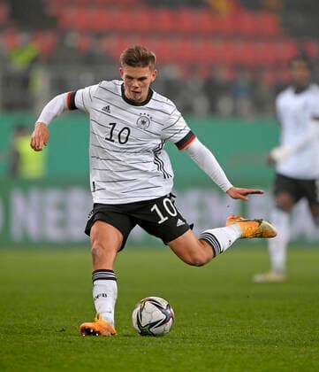16.11.2021, Fussball EM-Qualifikation U21, U 21 Gruppenphase 7. Spieltag, Deutschland - San Marino, im AUDI-Sportpark Ingolstadt, Finn Ole Becker (Deutschland) am Ball