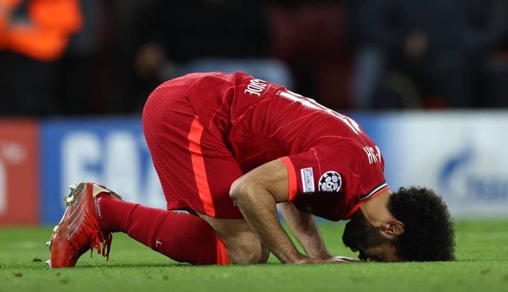 Sport Themen der Woche KW47 Sport Bilder des Tages Liverpool, England, 24th November 2021. Mohamed Salah of Liverpool celebrates scoring their second goal during the UEFA Champions League match at Anfield, Liverpool. Picture credit should read: Darren Staples Sportimage EDITORIAL USE ONLY. No use with unauthorised audio, video, data, fixture lists, club league logos or live services. Online in-match use limited to 120 images, no video emulation. No use in betting, games or single club league player publications. SPI-1340-0043