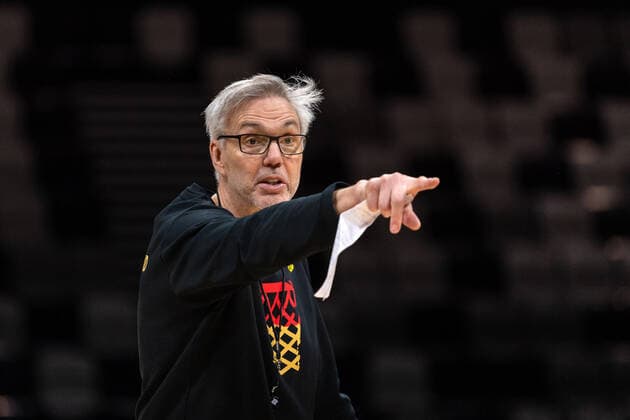Basketball Nürnberg 25.11.2021 Saison 2021 2022 FIBA World Cup Qualifiers Deutschland (GER) - Estland (EST) Training shootaround Gordon Herbert (Deutschland, Bundestrainer)