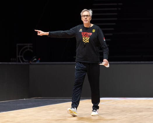 Basketball Nürnberg 25.11.2021 Saison 2021 2022 FIBA World Cup Qualifiers Deutschland (GER) - Estland (EST) Training shootaround Gordon Herbert (Deutschland, Bundestrainer)
