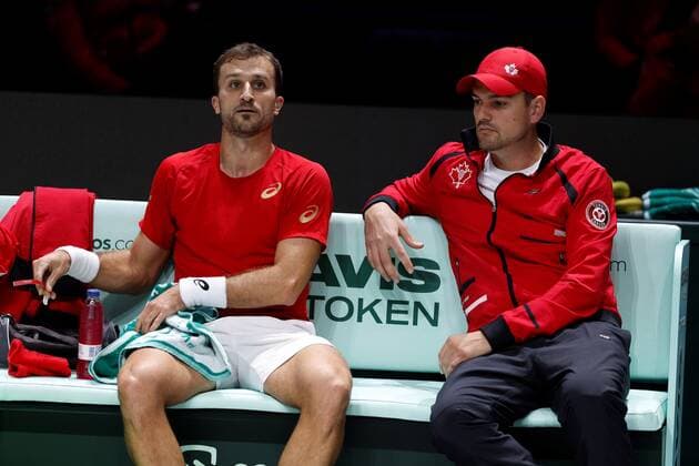 Steven Diez of Canada (L) reacts against Elias Ymer of Sweden during the Davis Cup Finals group B tie between Canada and Sweden in Madrid, Spain, 25 November 2021. Canada vs. Sweden !ACHTUNG: NUR REDAKTIONELLE NUTZUNG!  Copyright: xRodrigoxJimenezx GRAF1458 20211125-a600560a5eac539fad162d626d02a6598509c895