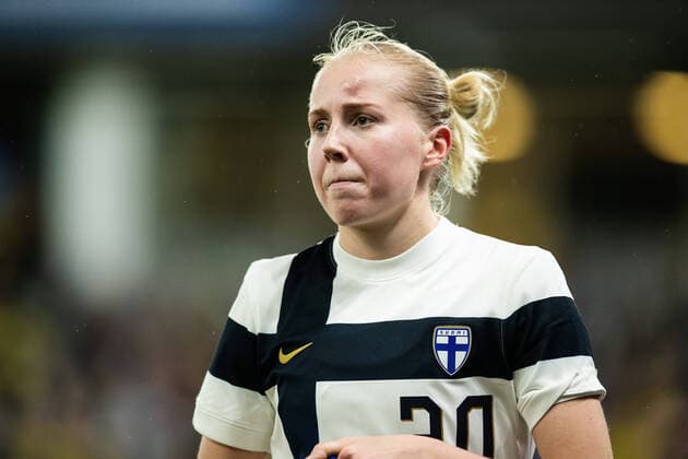 Sport Bilder des Tages 211125 Eveliina Summanen of Finland in pain during the FIFA Women s World Cup Qualifier football match between Sweden and Finland on November 25, 2021 in Göteborg. Photo: Michael Erichsen BILDBYRAN COP 89 CS0237 fotboll football soccer fotball vm-kval kval fifa women s world cup qualifier qualifier sverige sweden finland dam bbeng Copyright: MICHAELxERICHSEN BB211125MI023