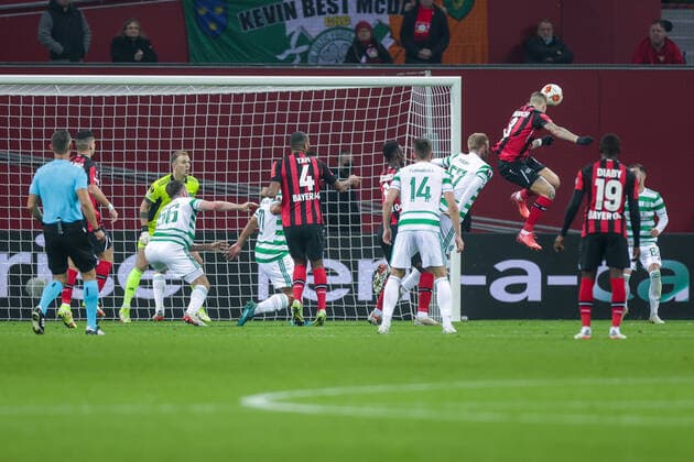 25.11.2021, Fussball, Saison 2021 2022, Europa League, 5. Spieltag, Bayer 04 Leverkusen - Celtic Glasgow, Robert Andrich (Bayer 04 Leverkusen) erzielt den Treffer zum 1:0. Foto: Dennis Ewert RHR-FOTO Leverkusen BayArena NRW Deutschland xRHR-FOTO DEx