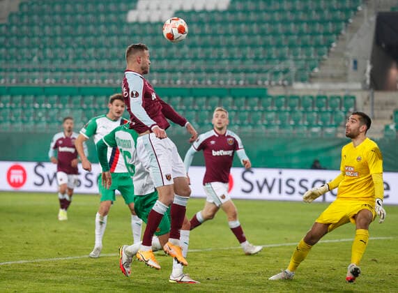 Rapid Vienna v West Ham United UEFA Europa League Andriy Yarmolenko of West Ham United scores his sides 1st goal during the UEFA Europa League Group H match at Allianz Stadion, Vienna Content Not Available For UK Newspapers Copyright: xPaulxChestertonx FIL-16158-0040